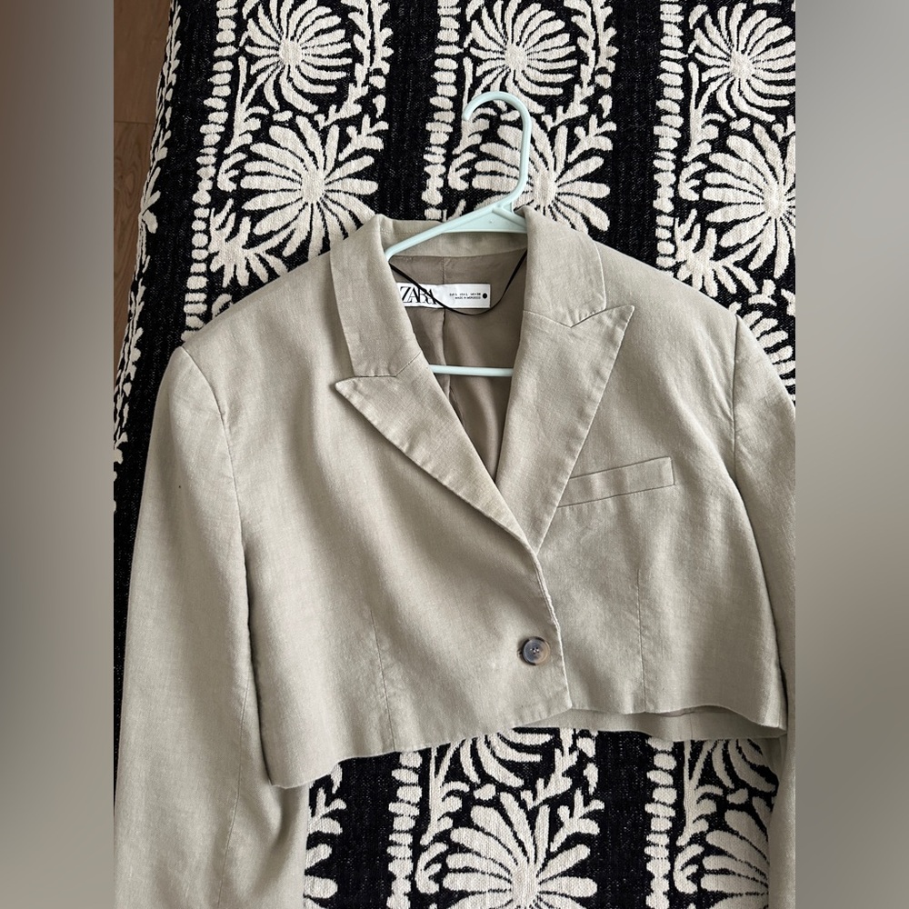Zara Cropped Beige Blazer